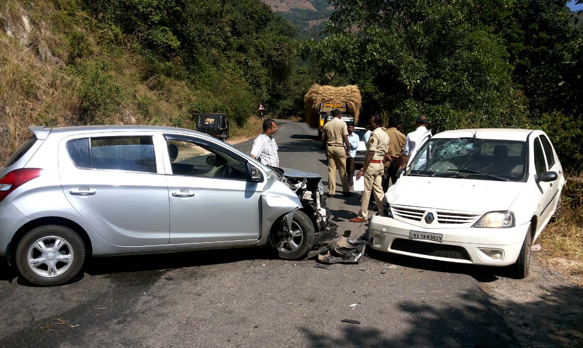 ಬಣಕಲ್: ಕಾರುಗಳ ಢಿಕ್ಕಿ; ಗಂಭೀರ ಗಾಯ